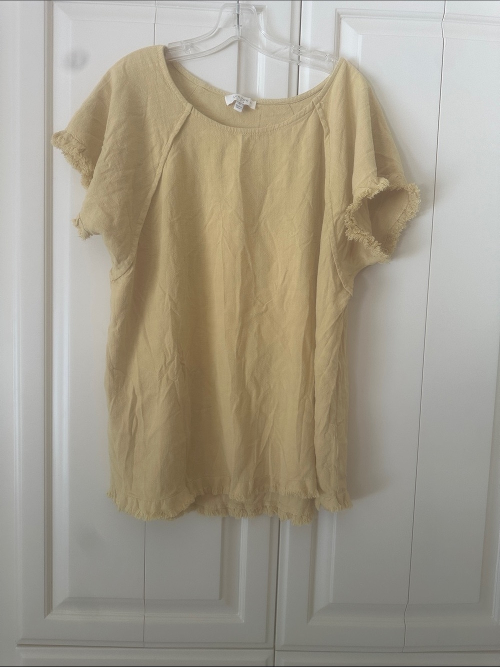 Umgee Pale Yellow Frayed Short Sleeve Blouse